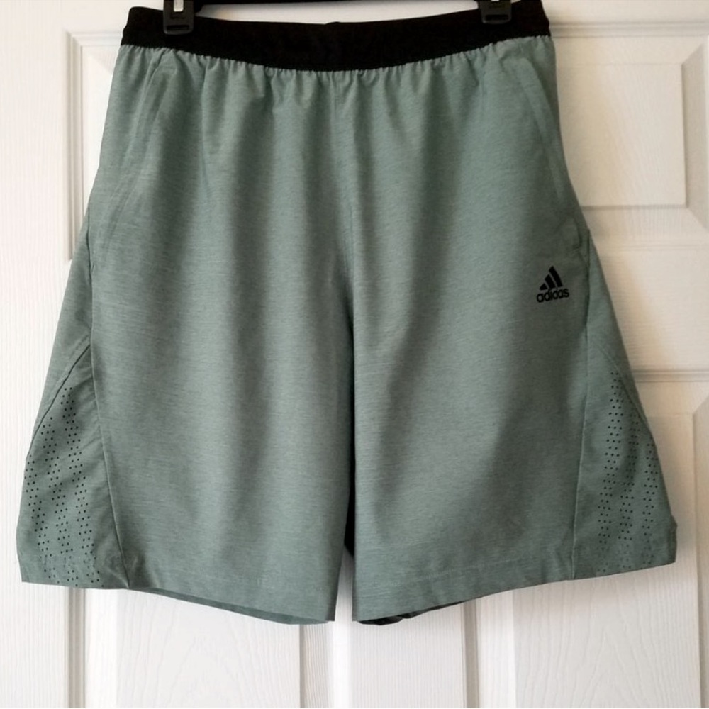 New Adidas Mens Shorts Size XL NWT
